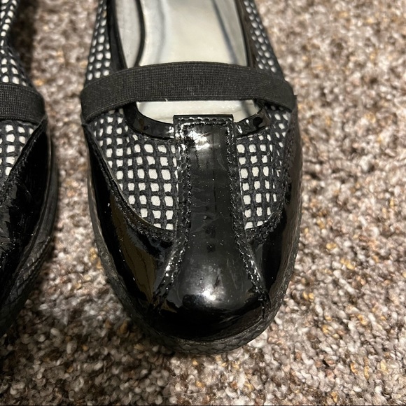 Stuart Weitzman Mesh Flats - Picture 10 of 11